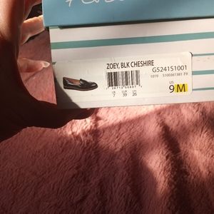 Abella Flats in size 9